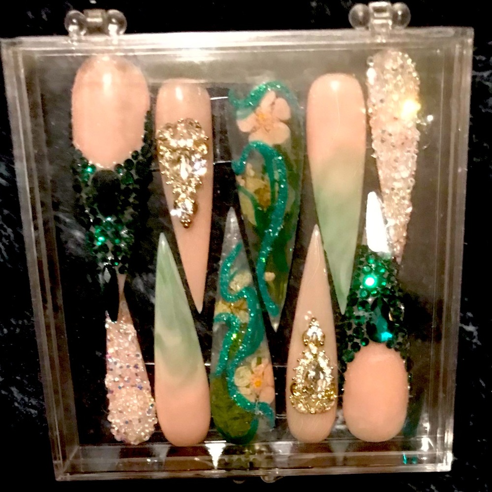 NEW CUSTOM MADE ACRYLIC NAILS 💅 SET!!! ABSOLUTELY STUNNING 🤩